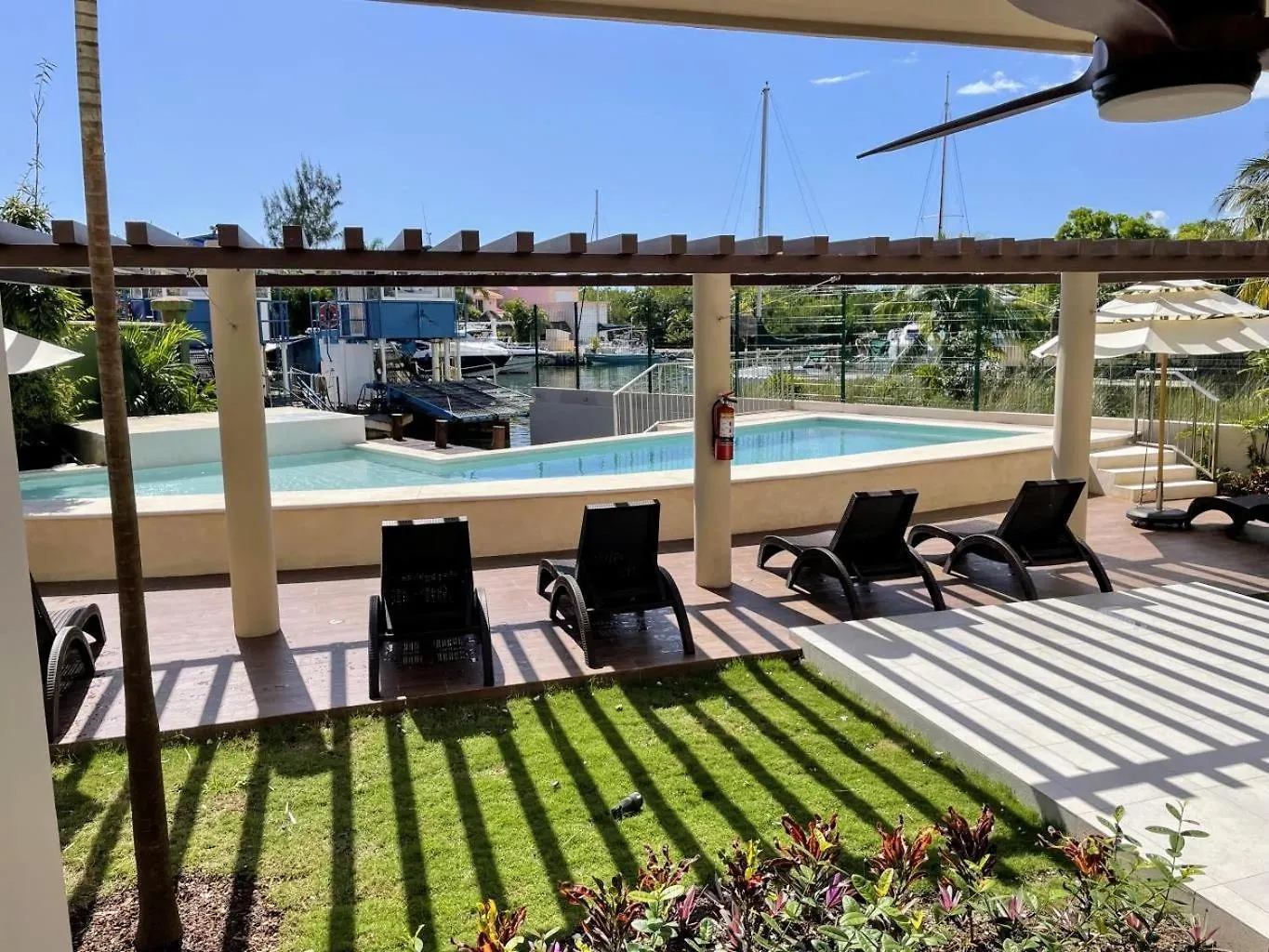 Loft Nautico- Water Views-Steps From The Pool Διαμέρισμα Puerto Aventuras